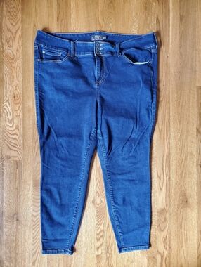 Torrid Dark Blue Stretch Jeggings. Size: 22S.